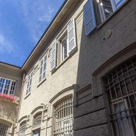 34 - The House Of Travelers Pensión Como