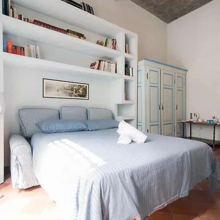 34 - The House Of Travelers Pensión