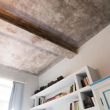 Pensión 34 - The House Of Travelers