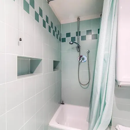 Pensión 34 - The House Of Travelers 3*